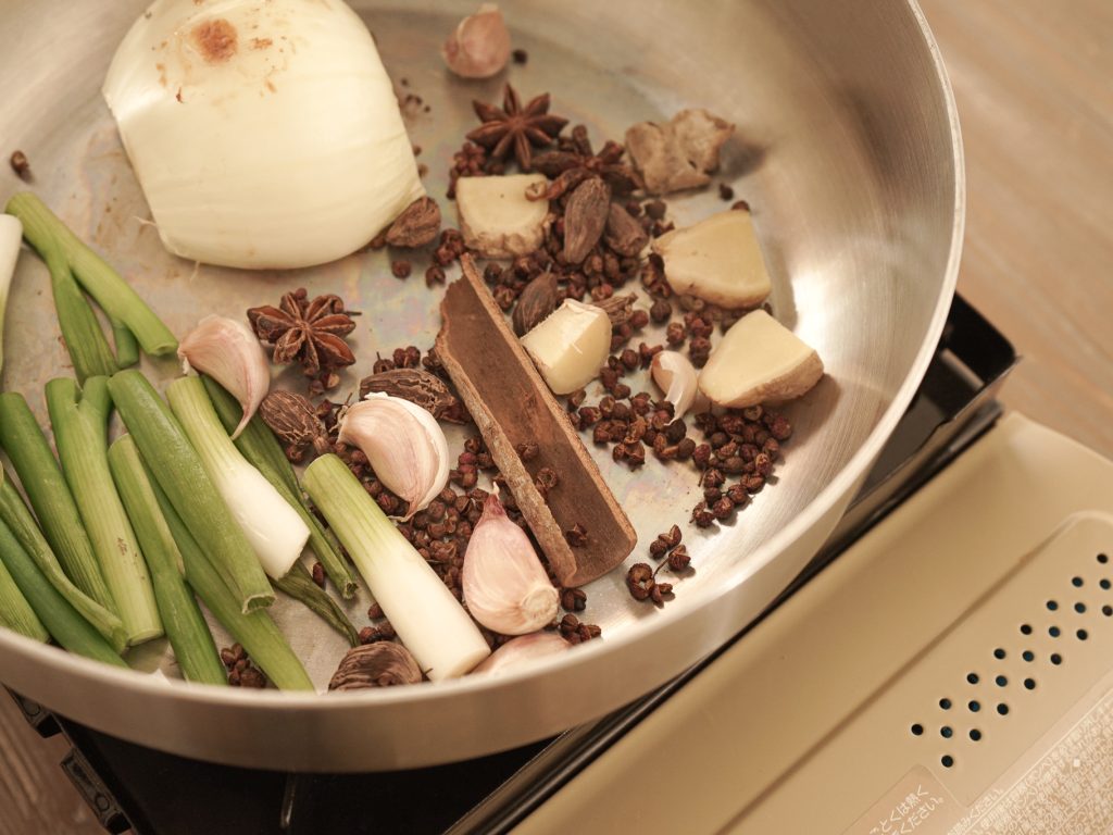 show the spice for braising tofu